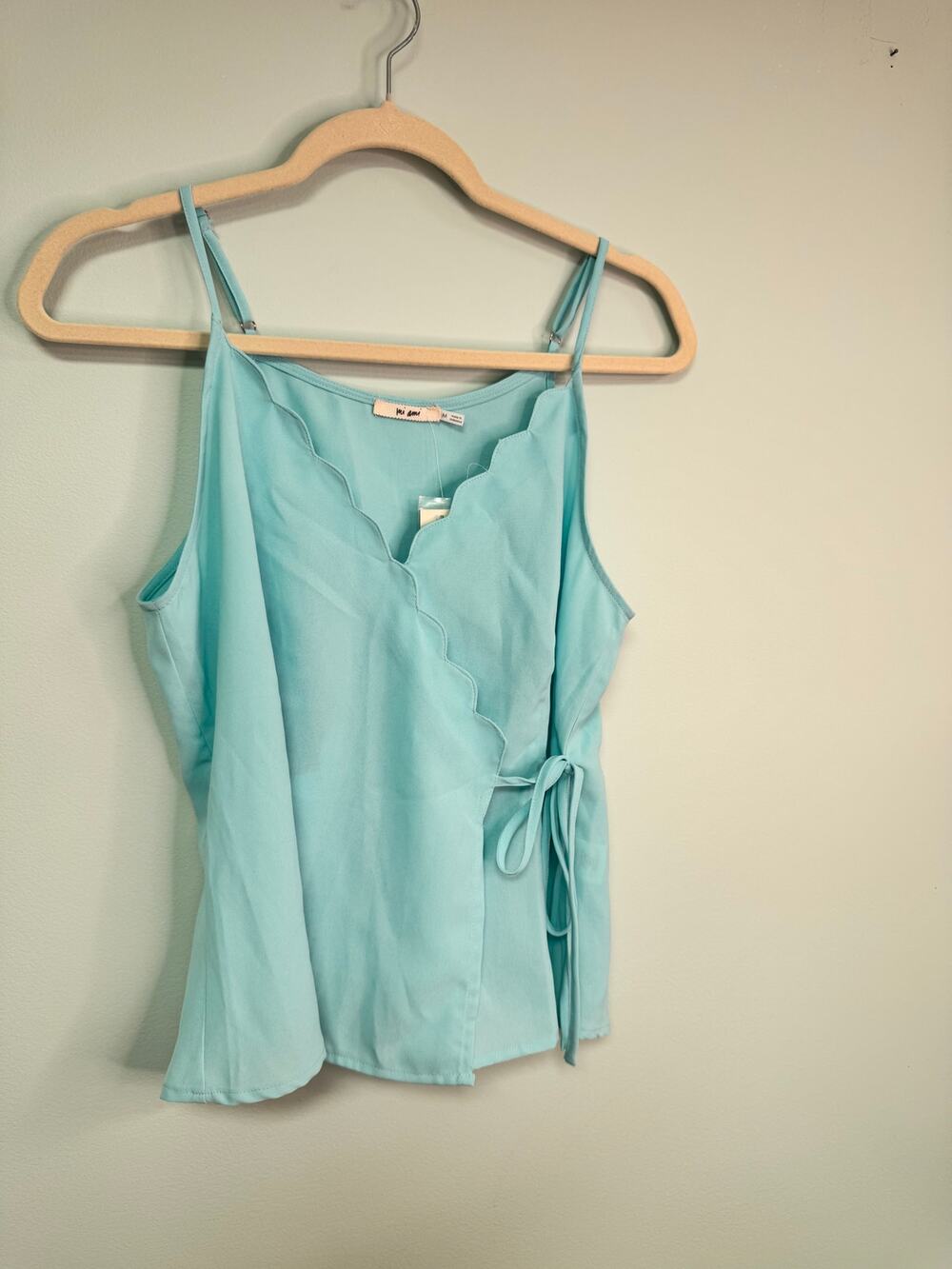 NWT! Mi Ami V-Neck Scalloped Tank With Adjustable Straps - Blue - Size Medium